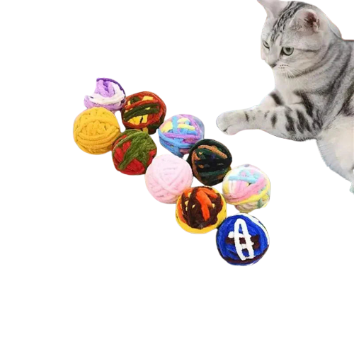 Balle interactive pour chat avec chat assis sur une table près d’un fil - jouets à mâcher et à taquiner Transparent Background