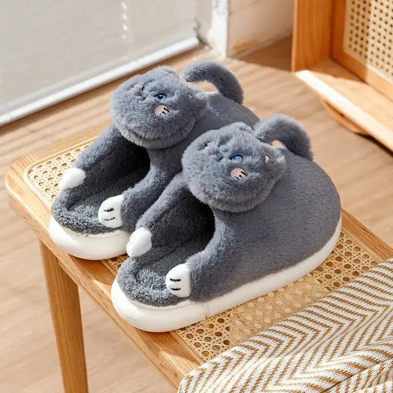 Chaussettes en coton doux Cat Lover : chaussons confortables sur table en bois. Élégant, doux confort pour les pieds !