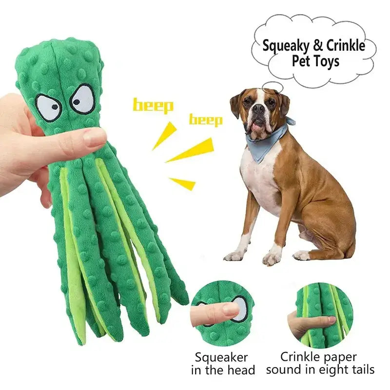 Chien assis avec peluche Octopus Sound Peluche Toy, appréciant le mécanisme squeaky feature