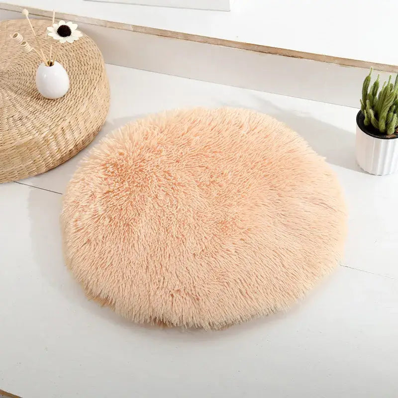 Lit rond doux pour chatons et petits chiens avec fourrure moelleuse