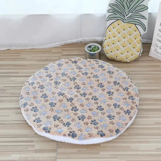 Lit rond doux pour petits : Un lit rond pour chien avec un joli motif d’ananas