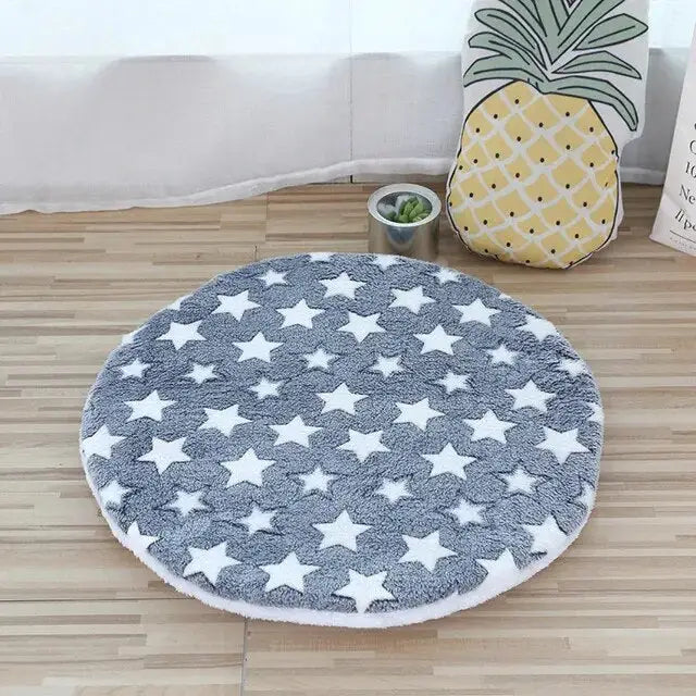 Lit rond doux avec un tapis étoilé pour les petits chatons et les petits chiens - douillet et éclairé !