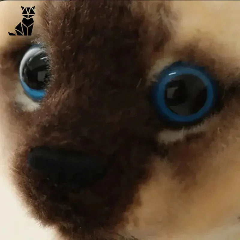 Jouet peluche chat réaliste - fourrure brune, yeux bleus Peluche Chat d’une douceur inégalée